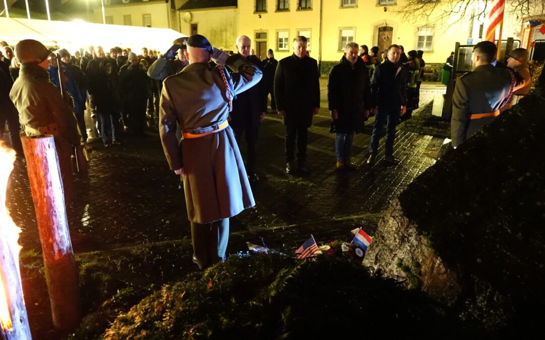 Night Vigil: Gemeng Parc Housen gedenkt zu Houschent den Affer vun der Ardennenoffensiv virun 80 Joer