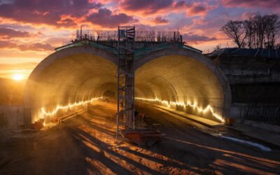 Schrëtt fir Schrëtt a Richtung Enn vum Tunnel: Loosst Iech an eisem Video iwwer de Chantier fir de Bau vum Houser Contournement féieren!
