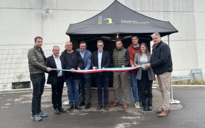 Sicler-Aktivitéitszon "Op der Héi" zu Housen: Foodtruck-Plaz mat Picknickbänk a Sanitäranlagen ageweit