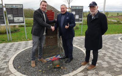 Memorial Parc Housen: Plaque fir amerikanesch Ranger-Unitéit ageweit, déi an der Ardennenoffensiv zu Housen gekämpft hunn